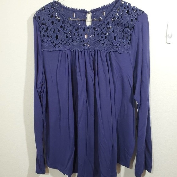 Philosophy Tops - Philosophy long sleeve lace‎ yoke soft shirt large